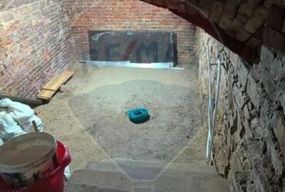 Casa cu 3 camere de vanzare in zona Centrala - 19