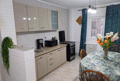 Tineretului -C.R.Motru -2 camere - 4