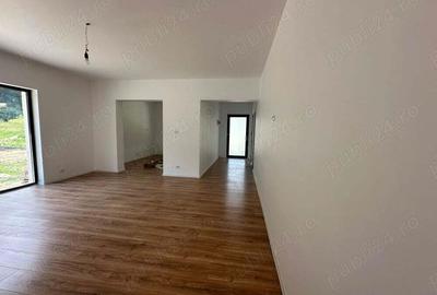 Vanzare casa la padure, an 2025, Bascov, Uiasca, 132.000 euro - 3