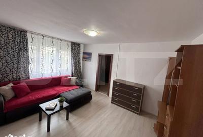 Apartament cu 3 camere decomandat în Micro 4 - 7