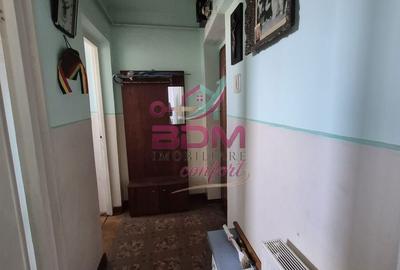 Apartament cu 3 camere semidecomandat în Micro 1 - 3