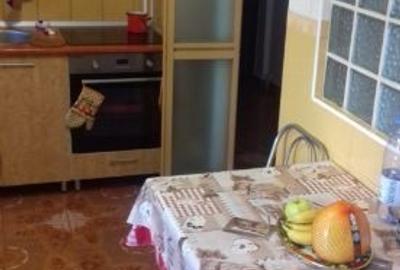 Apartament cu 4 camere decomandat în P-ța Victoriei - 3