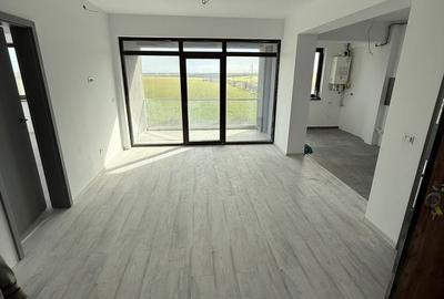 Apartament cu 2 camere în Km 4 - 10