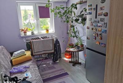 Apartament cu 4 camere semidecomandat, mobilat în Central - 1