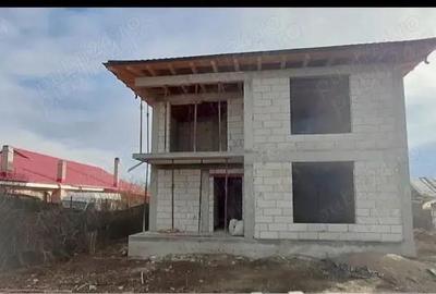 Casă cu Teren 403 Mp în Central - 4