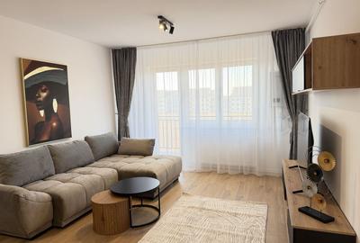 Apartament cu 2 camere semidecomandat, mobilat în Tractorul