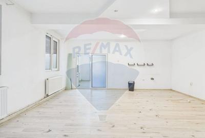 Casa cu 8 camere si 300mp curte, de inchiriat in zona Bd. Gloriei - 26