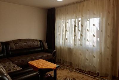 Apartament cu 3 camere decomandat în Broșteni - 9