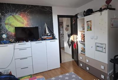 Apartament cu 3 camere decomandat în Roșu - 3