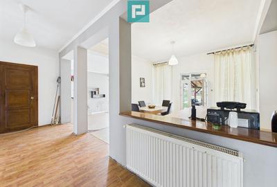 Casă cu 8 camere cu Teren 1198 Mp în Săcălaz