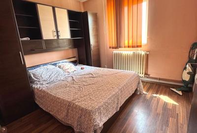 Apartament 3 camere, renovat, etaj 3, geam la baie, CT, PVC, Zimbru