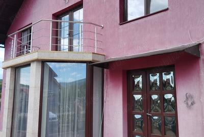 Casă cu 6 camere în Oțelu Roșu - 2