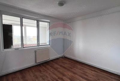 Apartament 4 camere de vanzare in Micro 16, Gala?i 88,29 mp utili - 4
