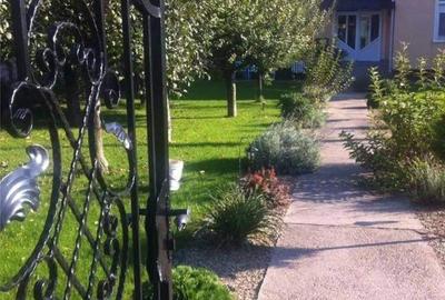 Casă cu 8 camere în Sânmartin - 9