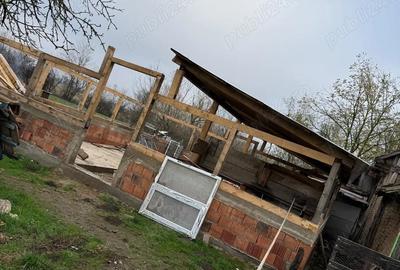 Casă cu 2 camere în Central