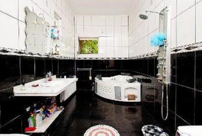 Casa P+1E si teren 370 mp, singur in curte - Piata Centrala - 20