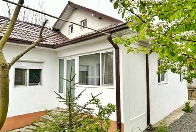 Casă cu 3 camere cu Teren 170 Mp în Central