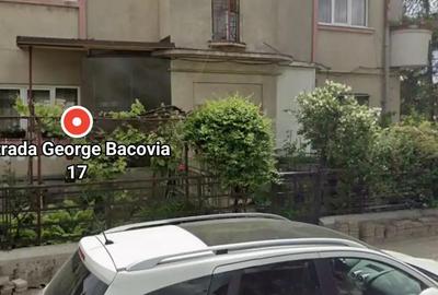 A 42 Proprietarul vinde apart 2 camere in vila linga Casa Memoriala George Bacovia, zona centrala - 13