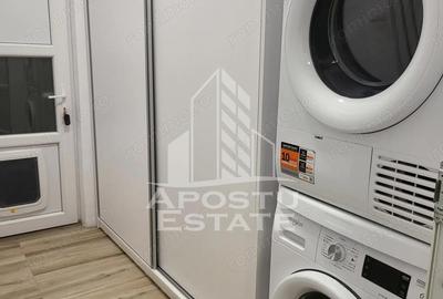 Apartament cu 3 camere semidecomandat în Zăvoi