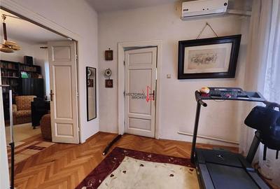 Casă individuală cu 7 camere cu Canalizare în Central - 14