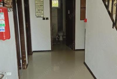 Casă cu 10 camere cu Teren 300 Mp în Central - 3