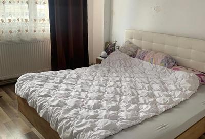 Garsonieră decomandată în Titan