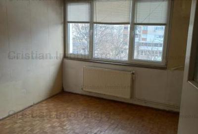 Apartament cu 3 camere semidecomandat în Independenței - 2