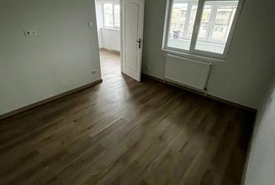 De vanzare apartament cu 2 camere etaj 4 ,zona Bulevard Mihai Viteazu . - 6