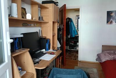 Apartament cu 4 camere decomandat în Rahova - 6