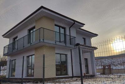 Casă cu 4 camere cu Canalizare în Chinteni - 3