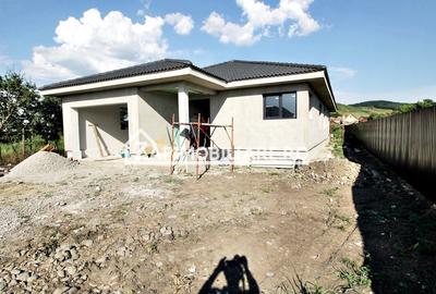 Casă individuală cu 5 camere în Ernei