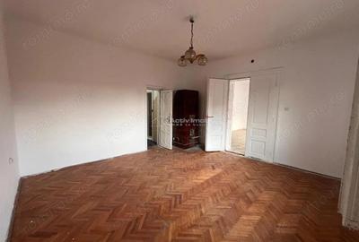 Lugoj, Casa, Teren 851 Mp., Zona Pietei, SemiCentral - 3