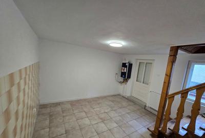 Casă cu 3 camere în Central - 1