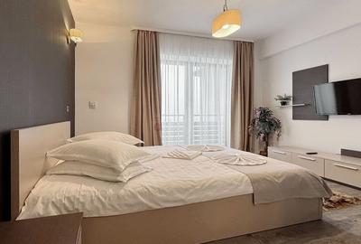 Priveliste spre masivul Postavarul - 5