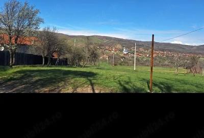 Teren de 1522 mp, în Devesel - 3