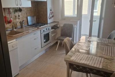 Apartament cu 3 camere decomandat, mobilat în Aviatorilor