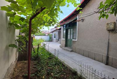 Casă cu 3 camere cu Canalizare în Aluniș - 2