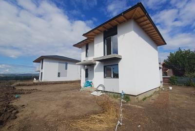 Casa cu 4 camere , priveliste panoramica Ciurbesti - 7