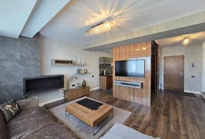 Apartament cu 3 camere semidecomandat, mobilat în Central
