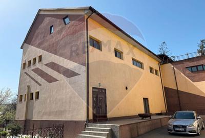 Spațiu comercial, de 1,460 mp, în Central - 3