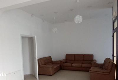 Casă cu Teren 923 Mp în Central - 11