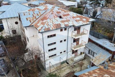 Casă individuală cu 15 camere cu Canalizare în Central - 4