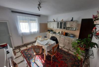 Casă cu 2 camere decomandat cu Teren 250 Mp în Central - 7