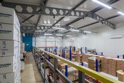 Hale depozitare/productie + Cladire de birouri | Teren 4213 m.p. | Tunari - 50