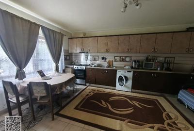 Casă cu 5 camere cu Teren 370 Mp în Rădăuți