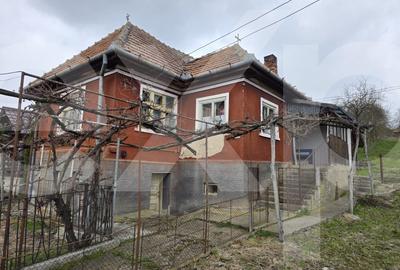 Casa + anexe gospodaresti pe teren generos in Rediu, com. Aiton, jud. Cluj - 1