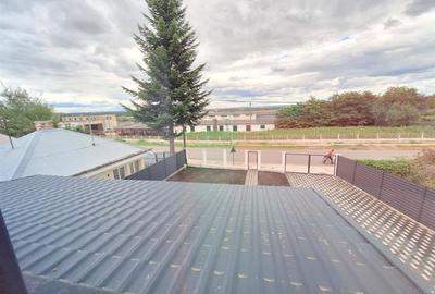 Casa noua P+M ,in Hemeius, aproape de Primarie, 413 mp  teren - 26