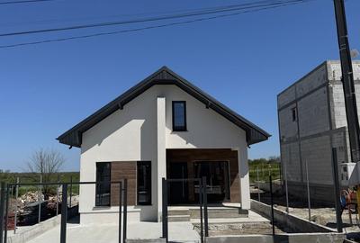 Casă cu 3 camere cu Teren 280 Mp în Valu lui Traian - 3
