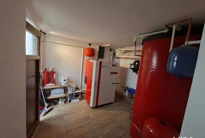 Casă cu 3 camere cu Teren 6000 Mp în Central - 4