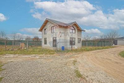 Casa solida la gri, 5 camere, 131 mp utili Priveli?te de vis - 2